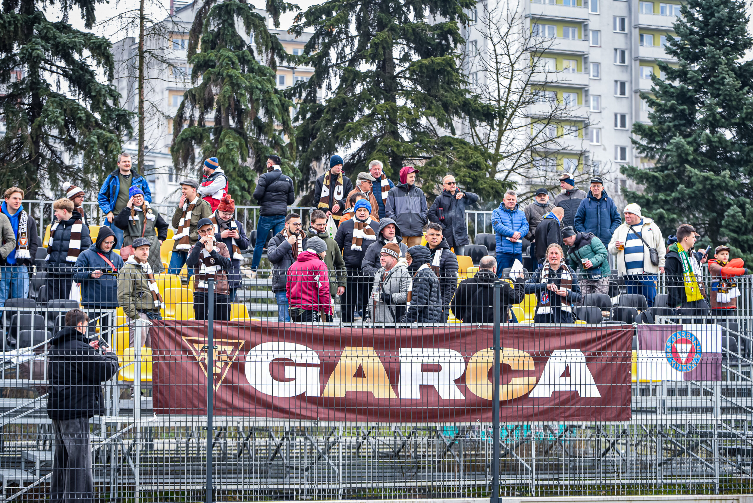 Kibice Garbarni w sektorze gości na stadionie Wieczystej. Fot. Ewa Michalik/Garbarnia Kraków