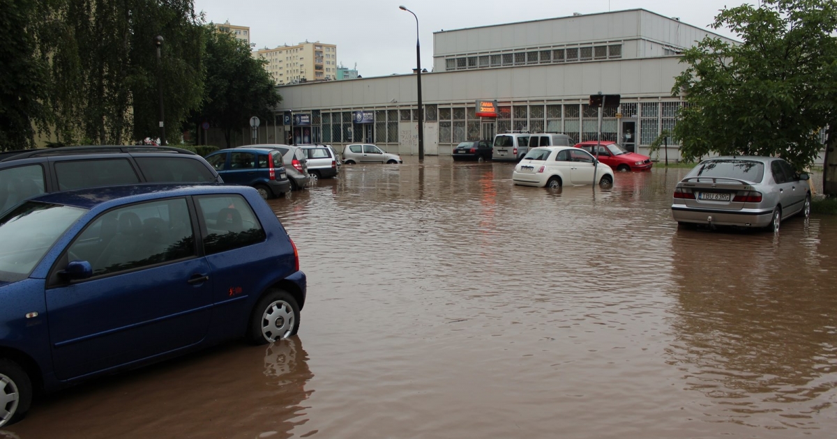 Ulewa w Krakowie. Zalany Prądnik Czerwony [ZDJĘCIA ...