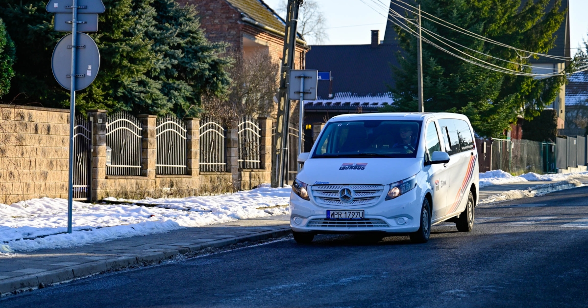 Miejski bus podwozi prawie pod dom. Teraz testy, w lutym start [ZDJĘCIA]