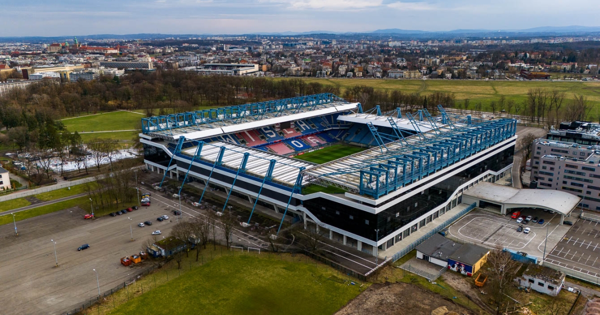 Zmiany na stadionie Wisły. Nowe biura i restauracja [WIZUALIZACJE]