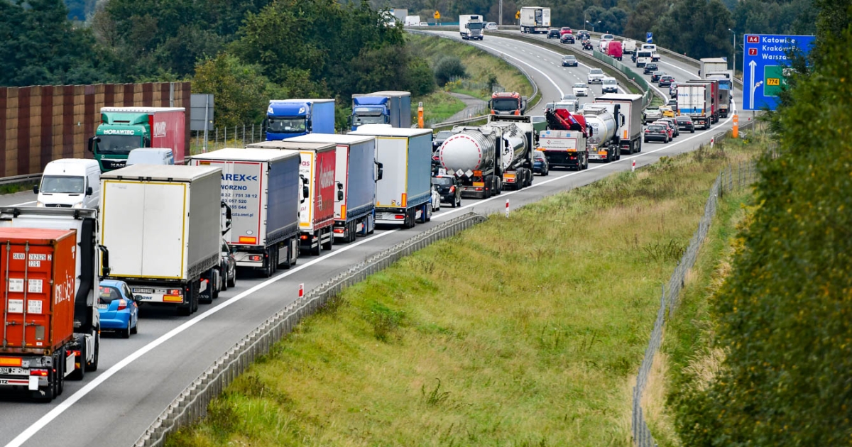 Kolizja 3 samochodów na A4. Zablokowany pas, korek ma już 3 kilometry