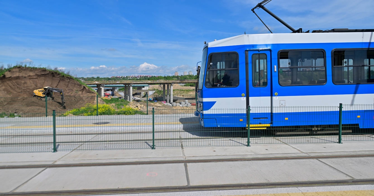 Wykolejenie tramwaju na al. Pokoju. Są utrudnienia