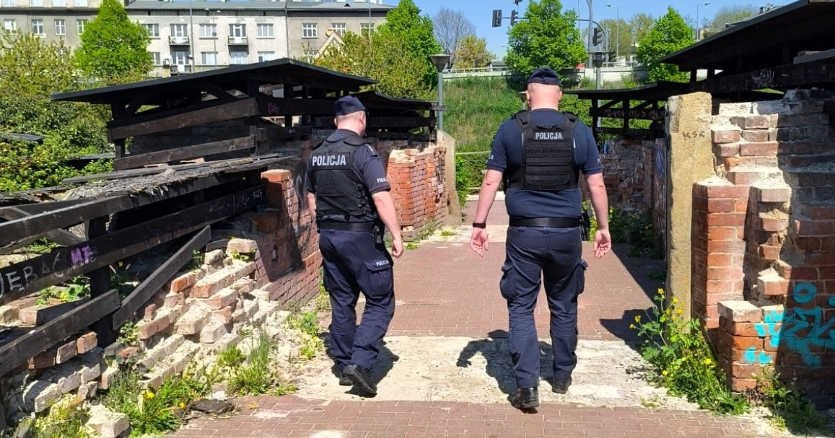 Osoby bezdomne upodobały sobie forty. Policjanci skontrolowali te miejsca