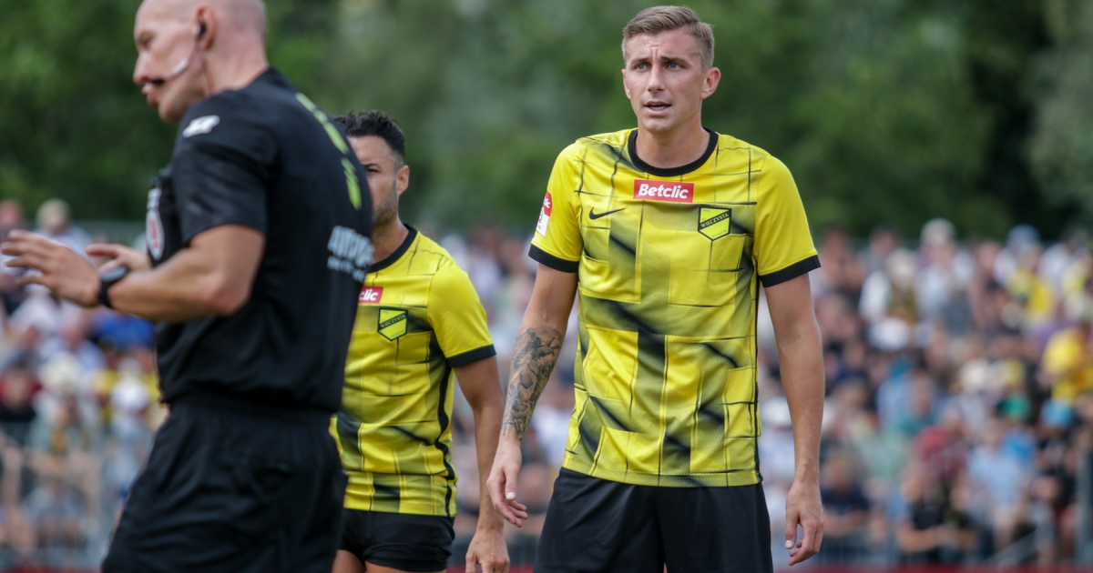 II i III liga: Zmiana trenera nie pomogła Wieczystej, Hutnik bił głową w mur, efektowna wygrana Wisły II