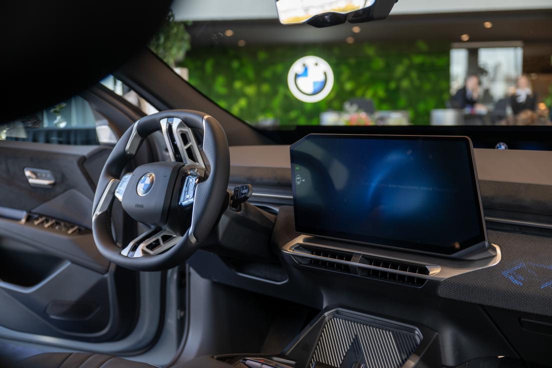 Premiera BMW iX3