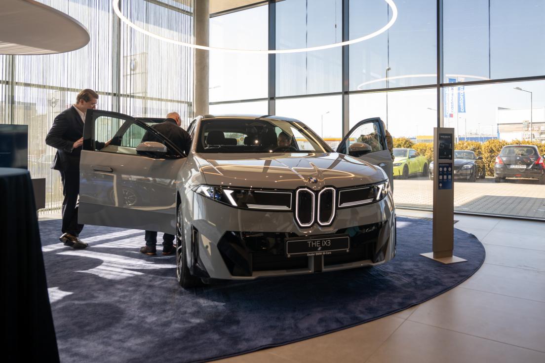 Premiera BMW iX3
