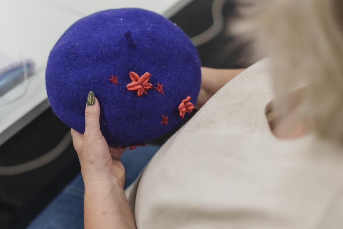 Haftowany beret