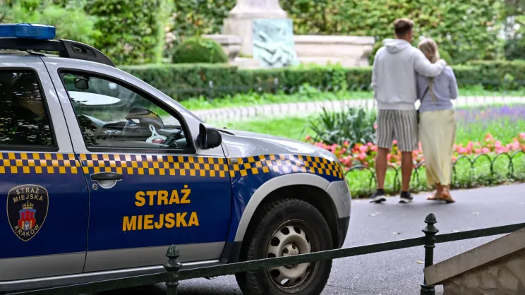 Samochód straży miejskiej