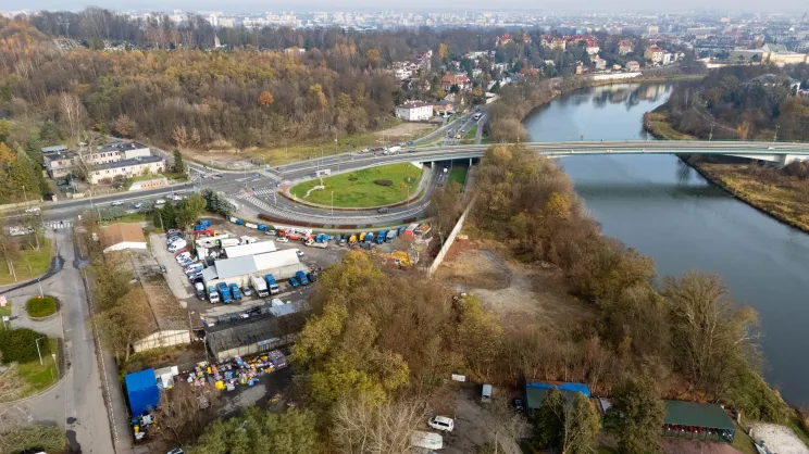 Magazyny przy moście Zwierzynieckim