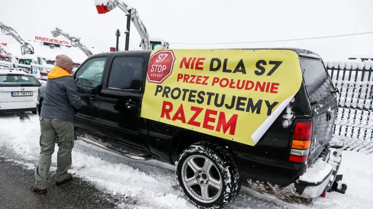 Protest przeciwko trasie S7 w Głogoczowie