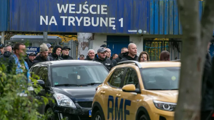 Kibice Hutnika przed derbami Krakowa