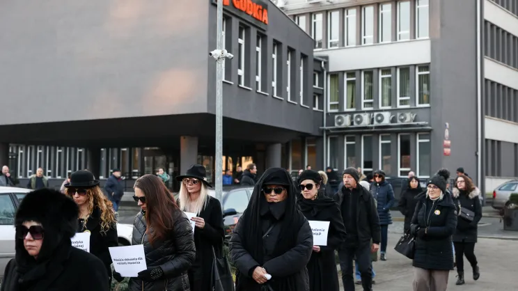 Protest przeciwko budowie S7 przed GDDKiA