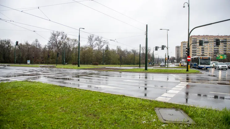 Skrzyżowanie ulic Kapelanka, Brożka i Grota-Roweckiego