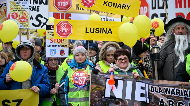Protest pod siedzibą GDDKiA przeciwko budowie S7 na południu Krakowa