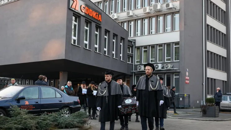 Protest przeciwko budowie S7 przed GDDKiA