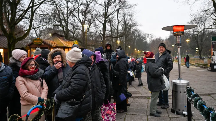 Przedświąteczny karp dla Krakowian na Placu Inwalidów
