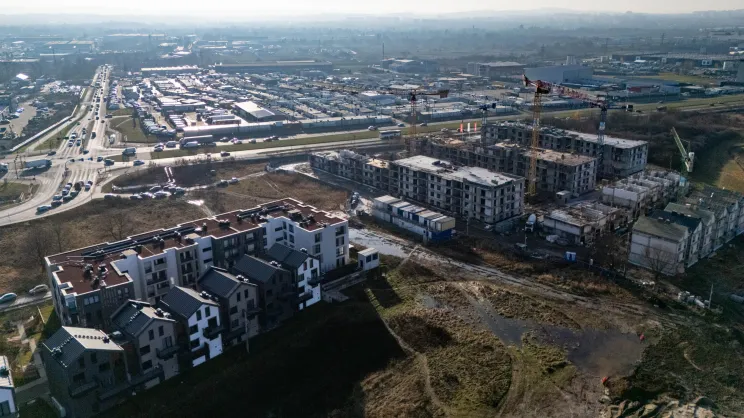 Rybitwy - nowe bloki z widokiem na plac handlowy