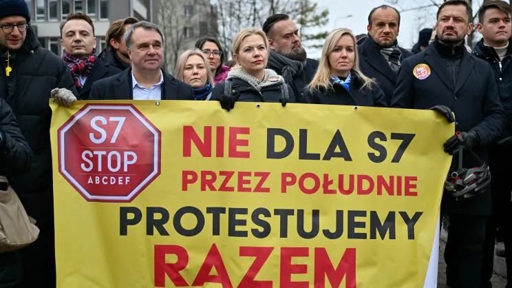 Protest pod siedzibą GDDKiA przeciwko budowie S7 na południu Krakowa