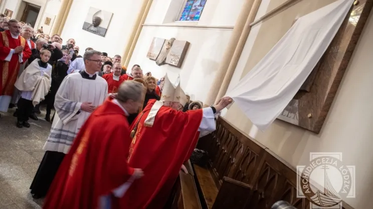 Odsłonięcie epitafium abp. Władysława Ziółka, które ufundował kard. G. Ryś