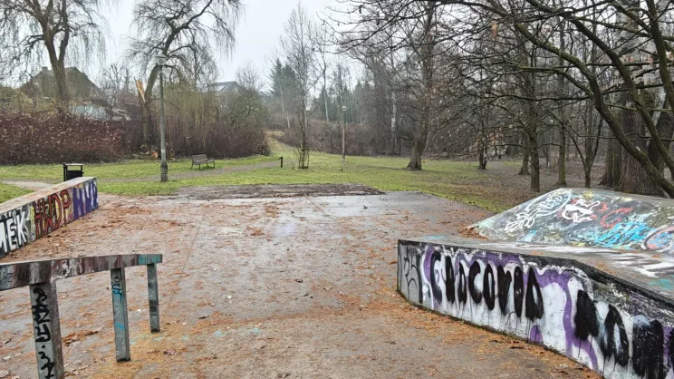 Miejsce po skateparku w parku Lilii Wenedy
