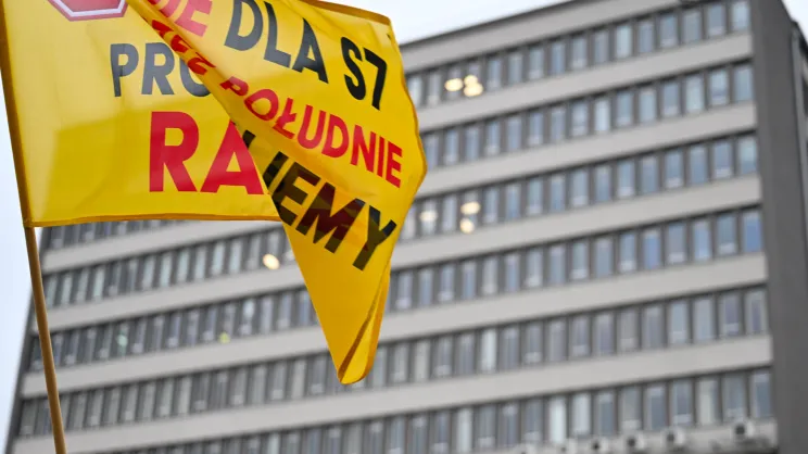 Protest pod siedzibą GDDKiA przeciwko budowie S7 na południu Krakowa