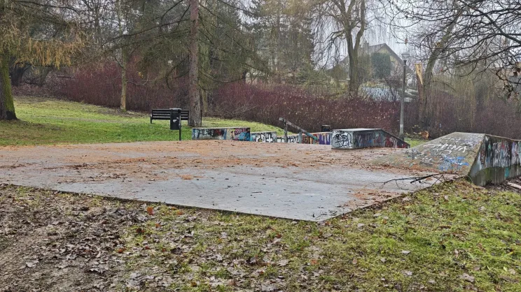 Miejsce po skateparku w parku Lilii Wenedy