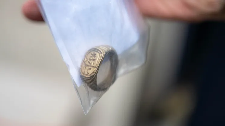 Odkrycia archeologiczne wydobyte spod pomnika Kościuszki podczas remontu postumentu