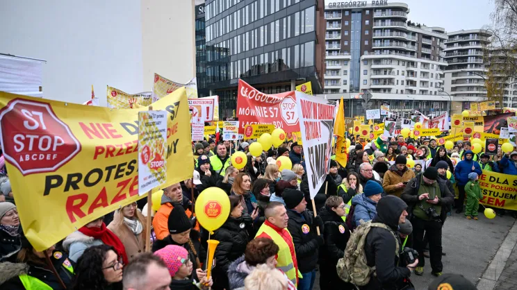 Protest pod siedzibą GDDKiA przeciwko budowie S7 na południu Krakowa
