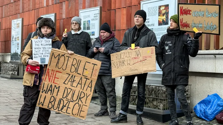 Aktywiści protestowali przeciwko podwyżce cen biletów