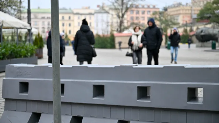 Zapory bezpieczeństwa na Rynku Głównym
