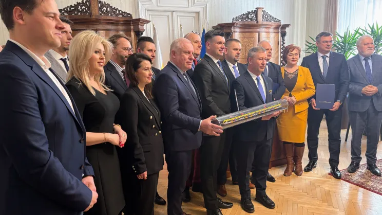 Podpisanie umowy na dostawę nowych pociągów
