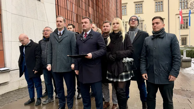 Konferencja prasowa Konfederacji w sprawie referendum