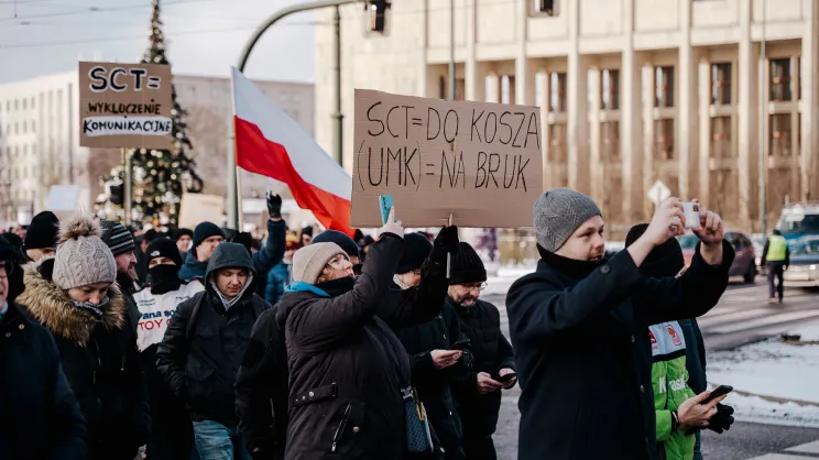 Protest przed muzeum narodowym, SCT