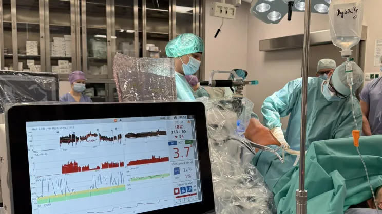 Robot ortopedyczny już pracuje na sali operacyjnej 5 Wojskowego Szpitala Klinicznego w Krakowie
