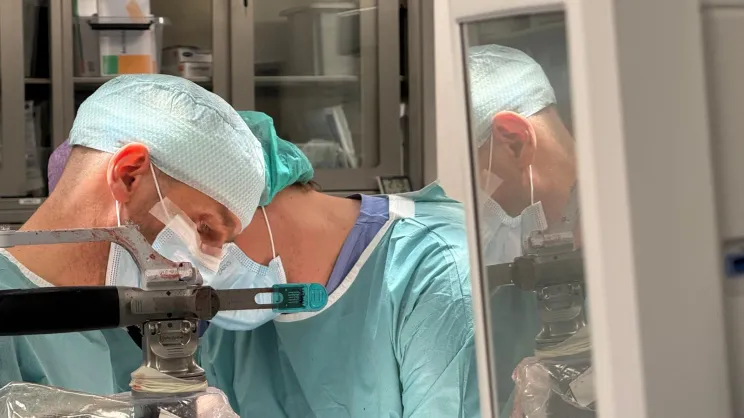Operacja z pomocą robota ortopedycznego