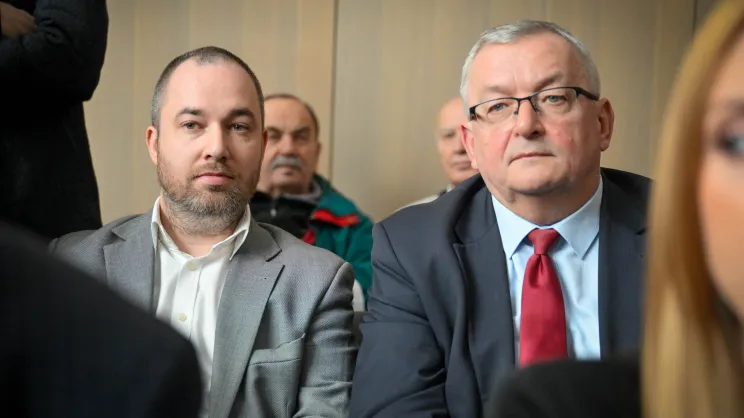 Andrzej Adamczyk podczas rozprawy o Strefie Czystego Transportu