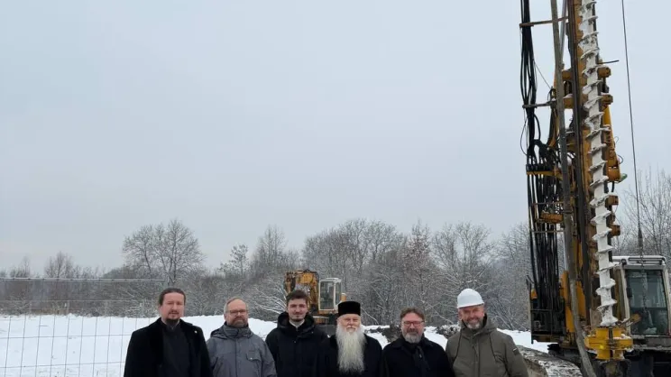 Ks. Jarosław Antosiuk, drugi z prawej