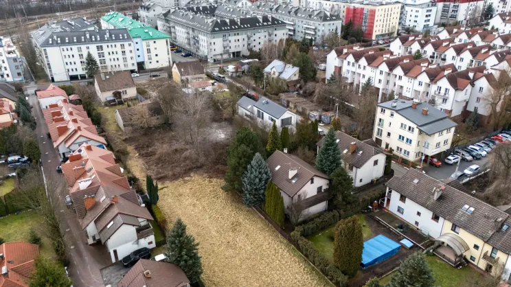 Działka przy Radzikowskiego 116