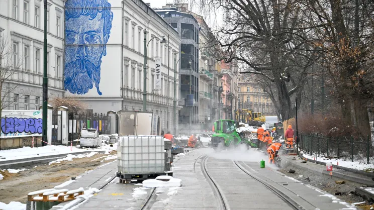 Remont torowiska na skrzyżowaniu Straszewskiego i Piłsudskiego