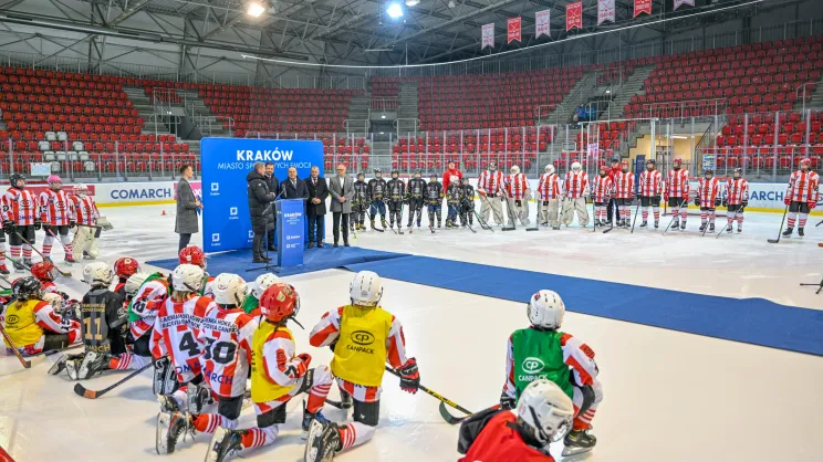 Konferencja w sprawie dofinansowania modernizacji na lodowisku Cracovii