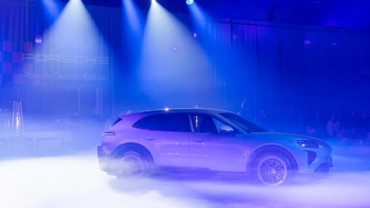 Porsche Cayenne Electric zadebiutowało na tafli lodu