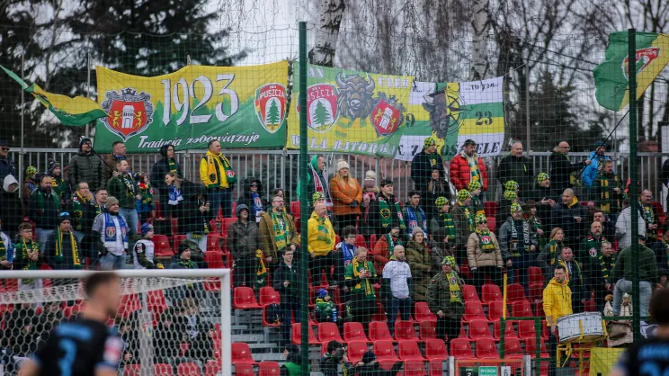 Kibice Puszczy Niepołomice na meczu ze Stalą Rzeszów