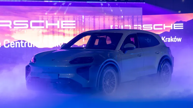 Porsche Cayenne Electric zadebiutowało na tafli lodu