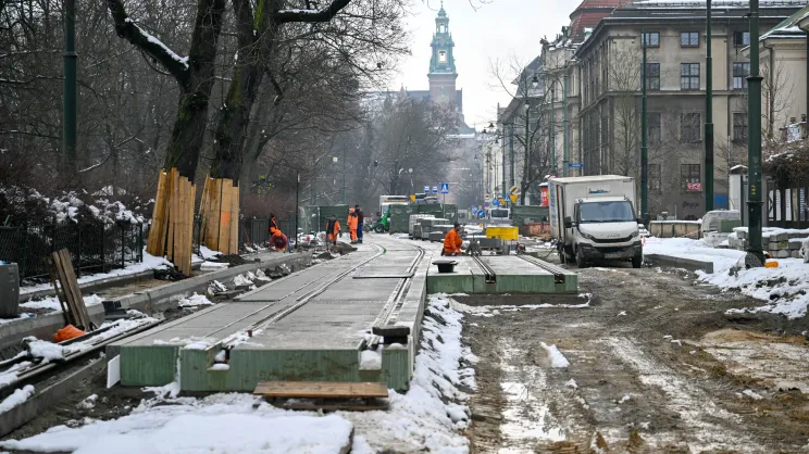 Remont torowiska na skrzyżowaniu Straszewskiego i Piłsudskiego