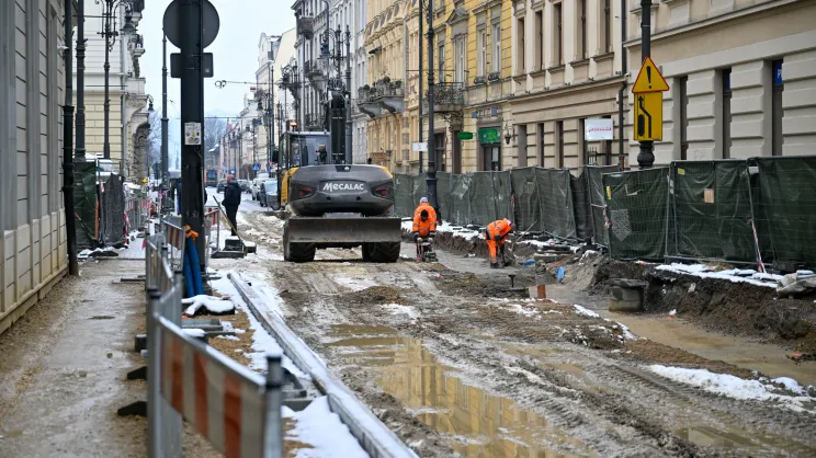 Remont torowiska na skrzyżowaniu Straszewskiego i Piłsudskiego