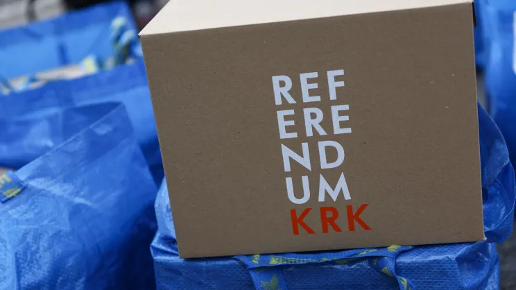 Składanie podpisów pod referendum