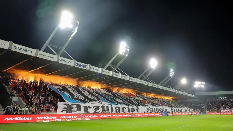 Oprawa kibiców Cracovii z okazji 30-lecia Wielkiej Triady