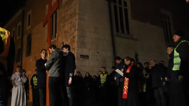 Akademicka Droga Krzyżowa z kard. Grzegorzem Rysiem