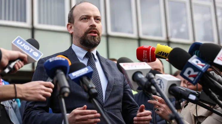 Składanie podpisów pod referendum
