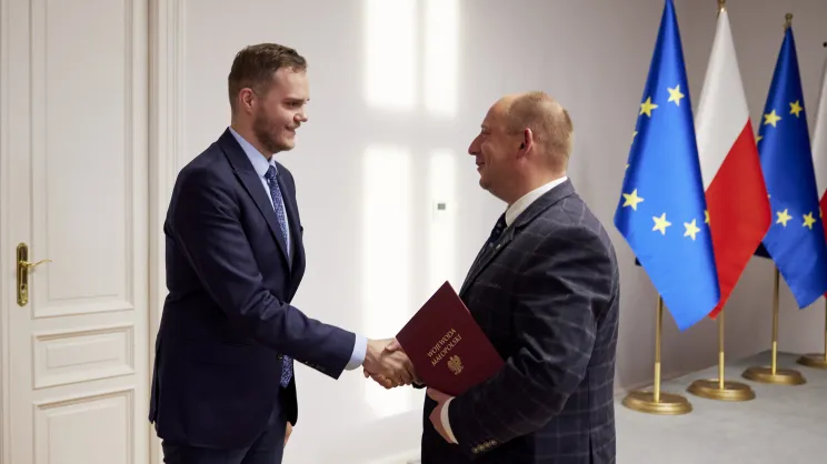 Od lewej: Łukasz Krzysztofik, wojewoda małopolski Krzysztof Jan Klęczar